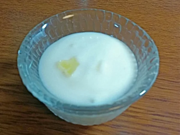 A bowl of plain yogurt