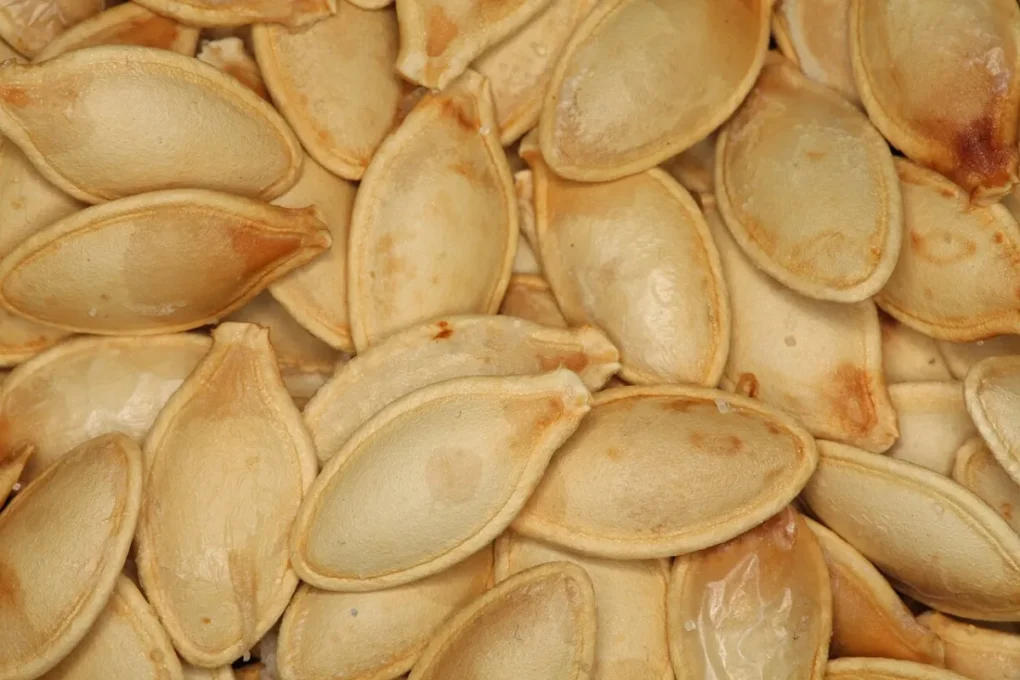 Magnesium Guide: Best Foods, Supplement Types and Safe Doses 2 Magnesium guide: raw pumpkin seeds