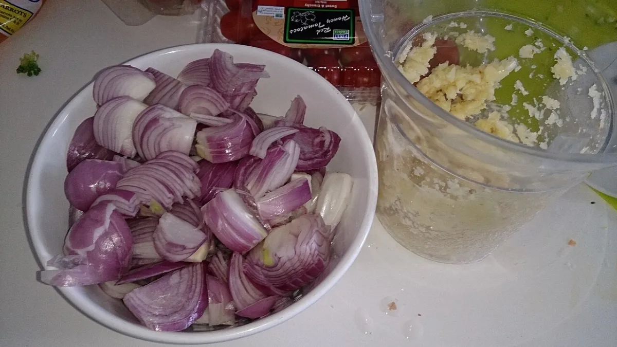 Garlic and heart health: red onions and shallots